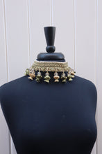 Load image into Gallery viewer, Light Green Onion Beaded Choker
